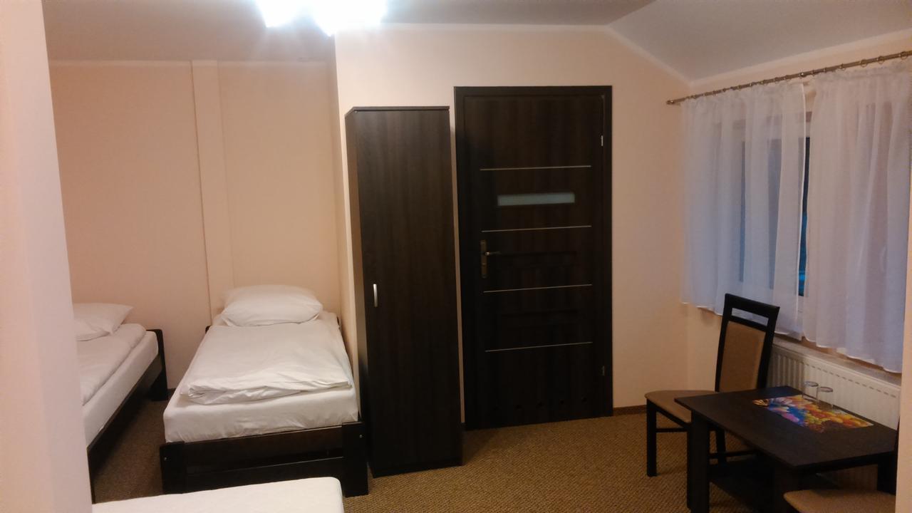 Dom Weselny Zielony Zakatek Jarocin Exterior foto